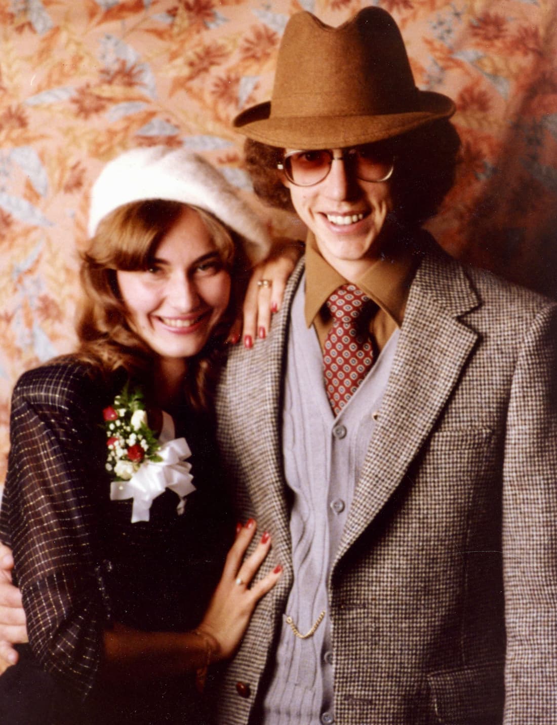 36 Photos of '70s Parties to Break Out the Tupperware and Fondue